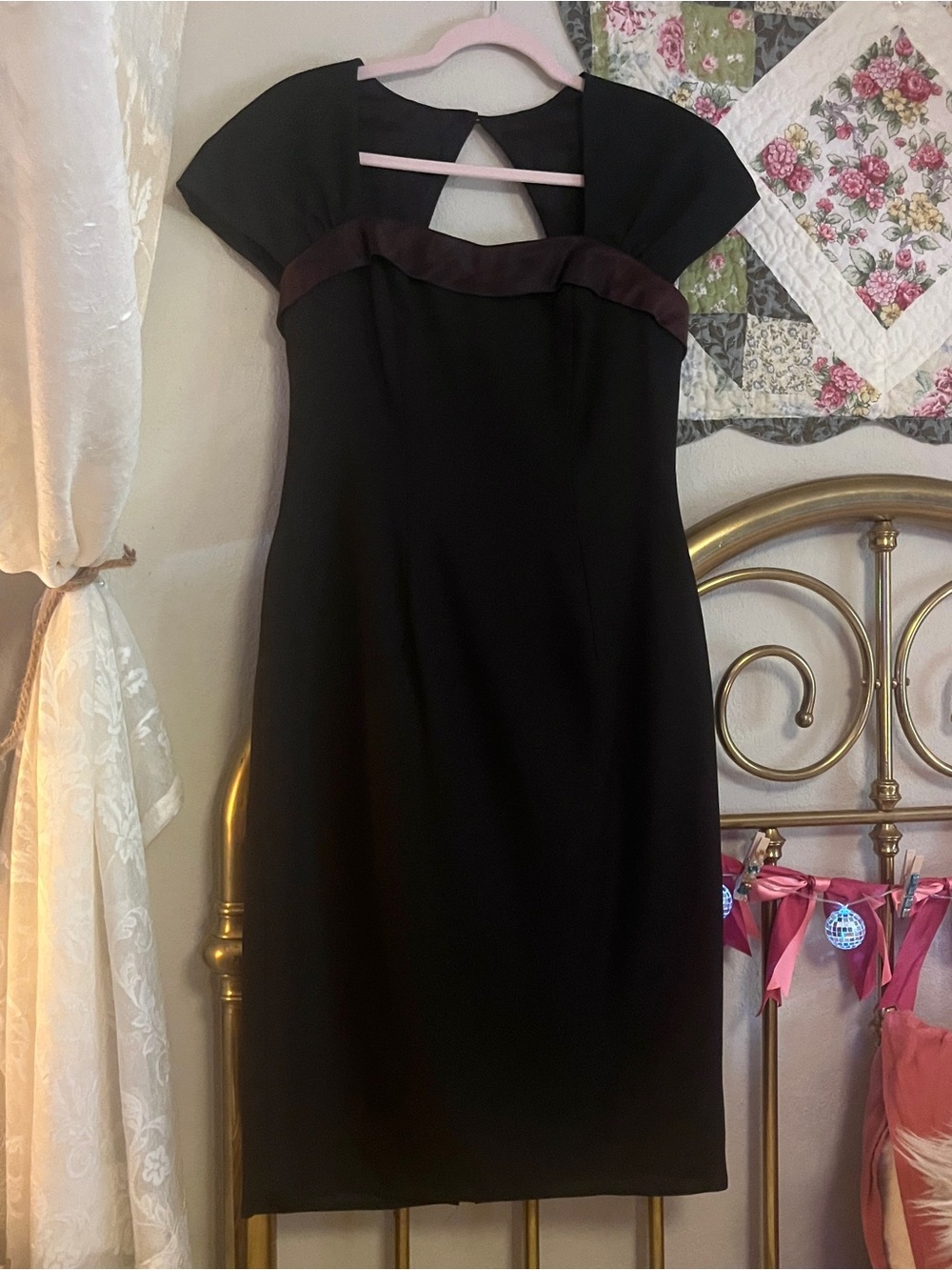 Vintage Black Cap-Sleeve Sheath Dress with Brown Contrast Trim